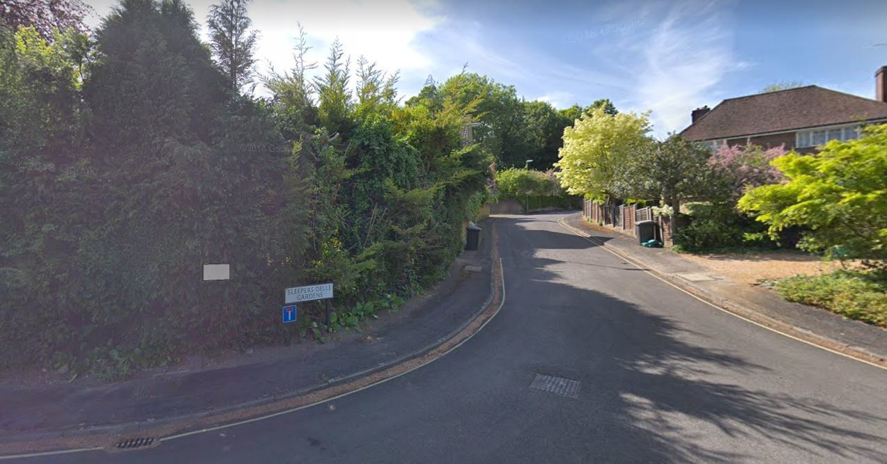 LETTER: Neighbours call for ban of students parking in their street - Vimarsana News