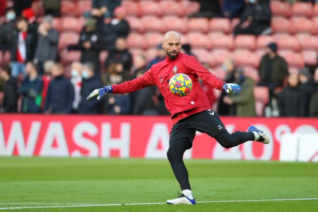 Southampton's Willy Caballero during the Premier League match between Southampton and Spurs at St Mary's Stadium. Photo by Stuart Martin..