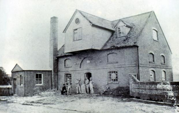 Hampshire Chronicle: Station Road - Abbey Mill C 1880's - Hurley