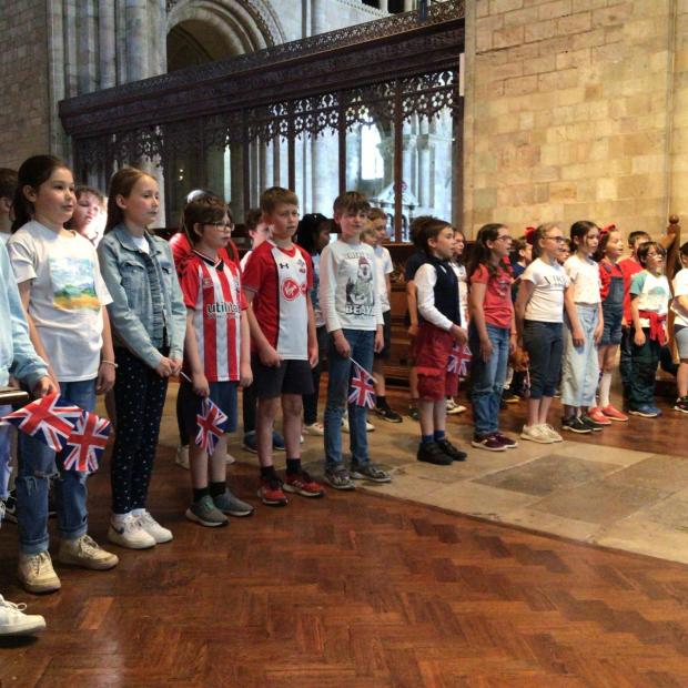 Hampshire Chronicle: Celebrations at Romsey Abbey C of E Primary School 