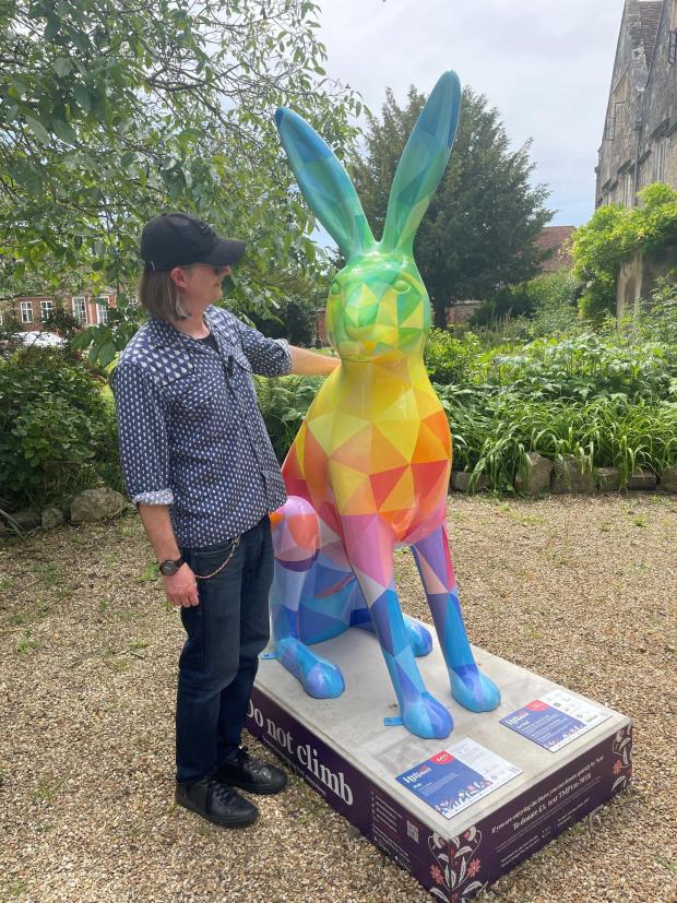 Hampshire Chronicle: Artist Julien Masson with his hare Poly