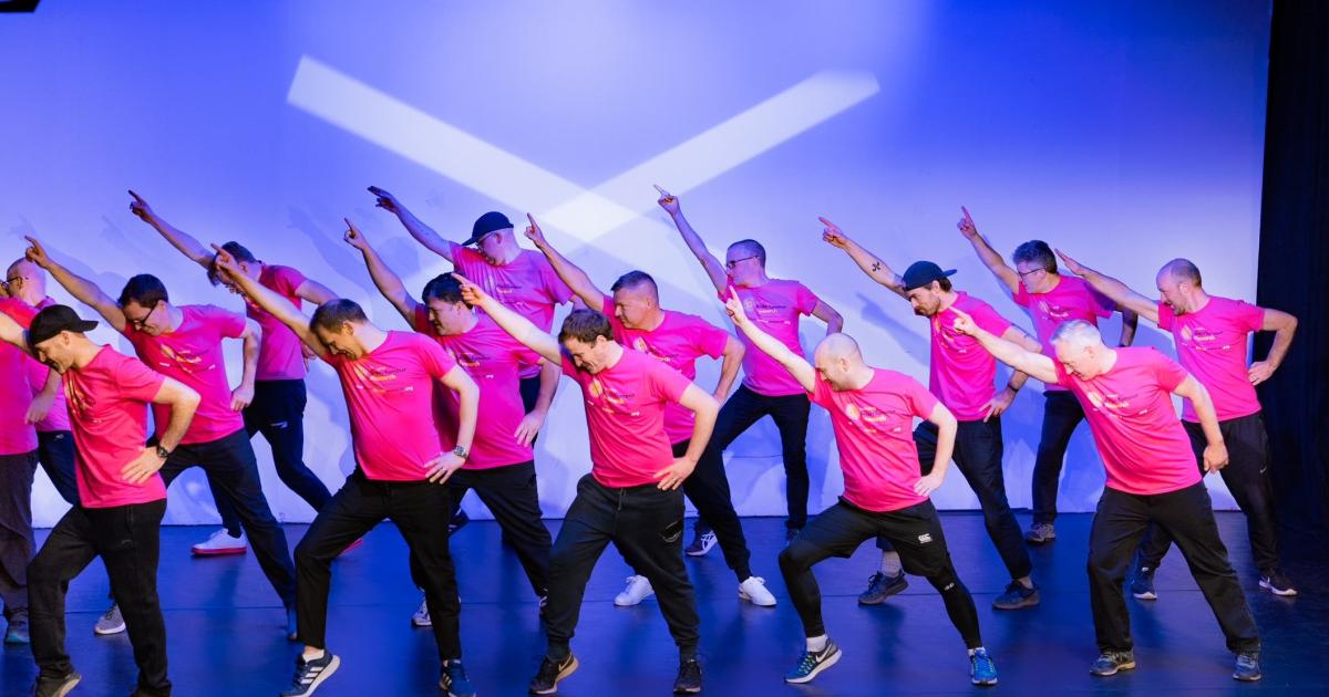 On the beat: Senior cops show off dance moves to raise money for brain charity - Vimarsana News