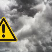 Met Office issues yellow weather warning for thunderstorms in Hampshire TODAY (Canva)