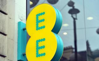 Is EE down? Problems with data outage, mobile phone signal and error 38 - how to fix (PA)